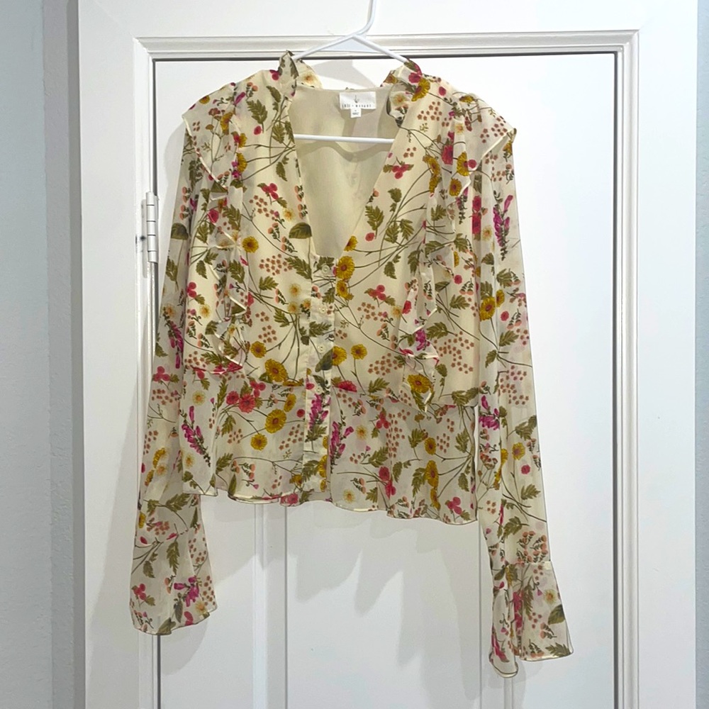 Long sleeve ruffled floral top
